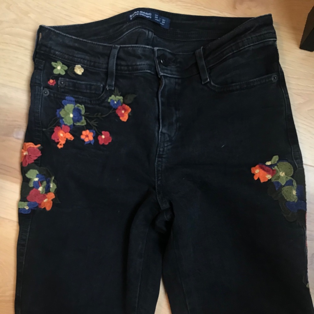 ZARA embroidered jeans